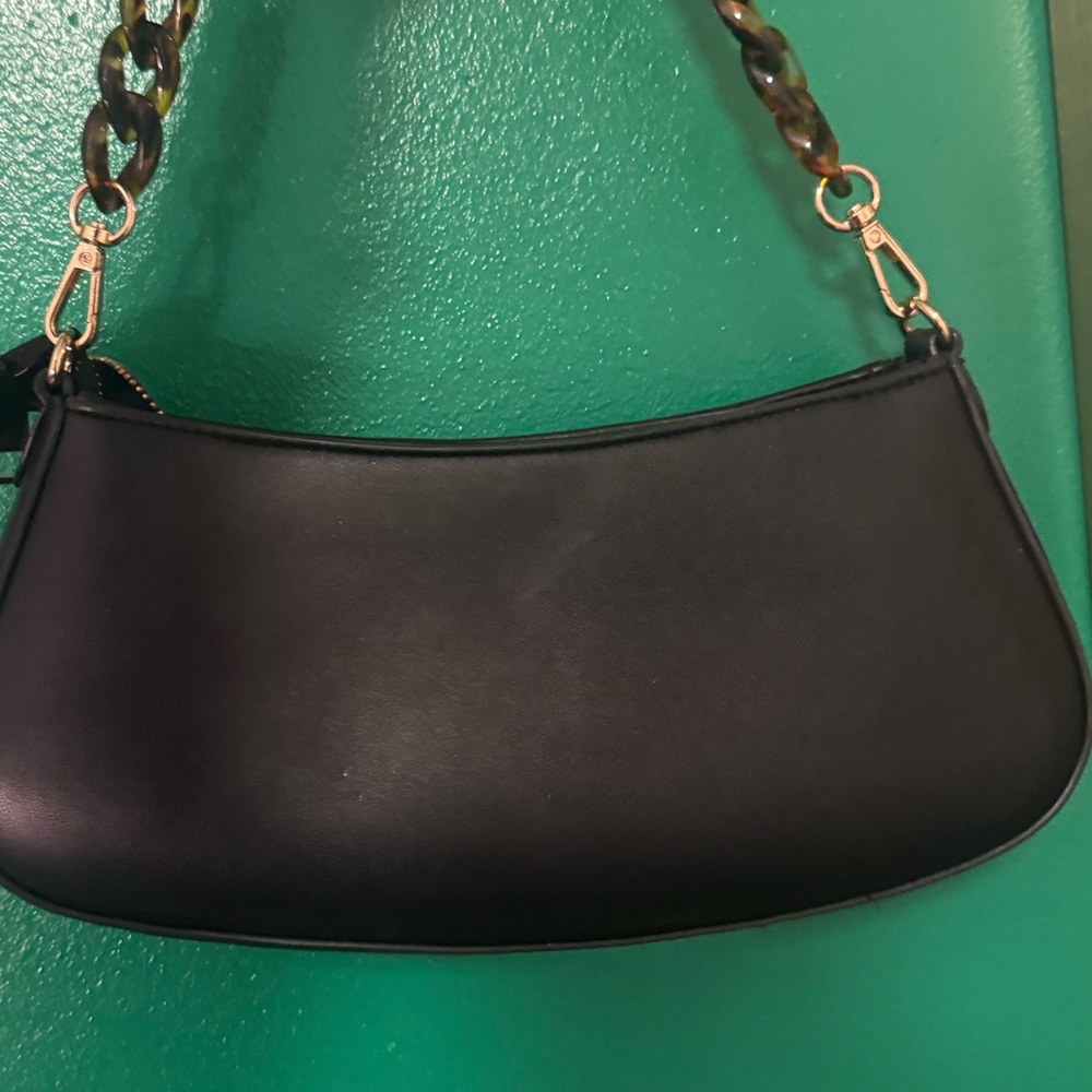 Like New Black Vegan Leather Women's Purse w/ Tortoise Shell Acrylic Chain
